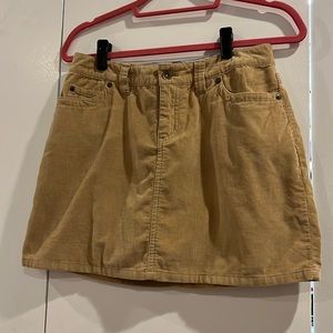 Vineyard vines beige corduroy skirt size 2